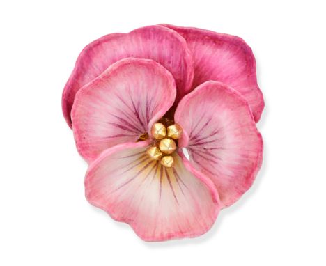 AN ENAMEL PANSY BROOCH in 18ct yellow gold, designed as a pansy relieved in various shades of pink and yellow enamel, the cen