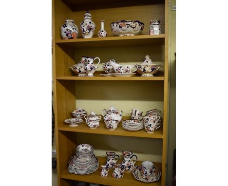 A large quantity of Masons 'Mandalay' pattern items,&nbsp;to include a tea and dinner service.&nbsp; 