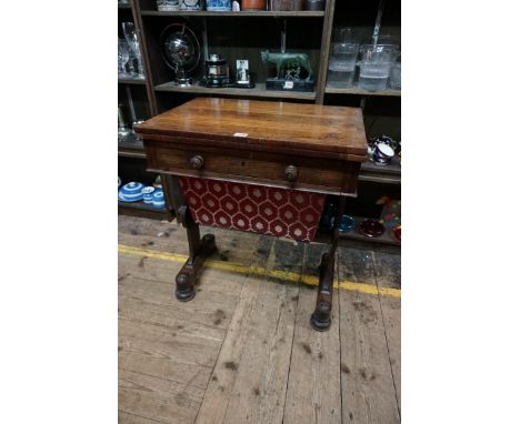 A William IV rosewood combined card and work table,&nbsp;60.5cm wide.&nbsp; 