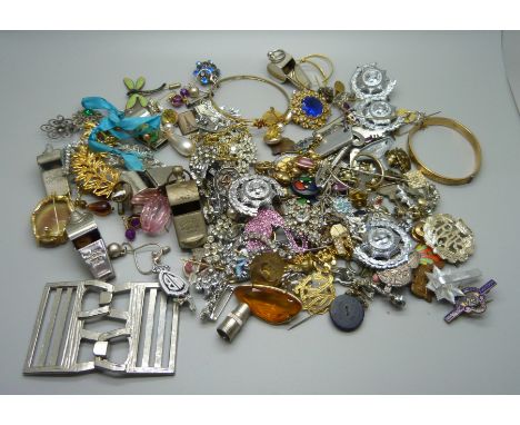 Costume jewellery 