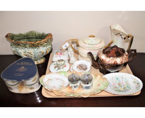 A tray of Royal Worcester egg coddlers, trinket dishes, trinket boxes, Devon Fieldings teapot on stand, Worcester ramekins an