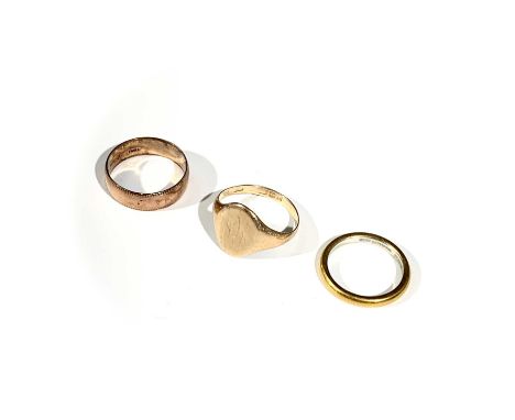 A 22ct gold ring 3.9g, together with a 9ct gold signet ring and one other 9ct gold ring, 5.5g.