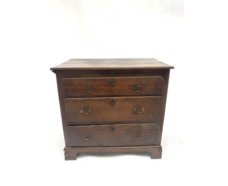 A George III oak country made chest of three long drawers, on bracket feet, height 85cm, width 90.5cm, depth 54cm.