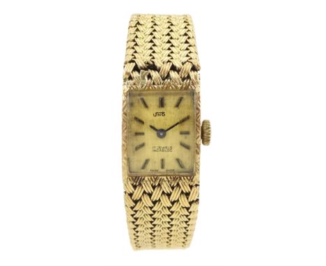 Uno ladies 9ct gold manual wind wristwatch, on integral 9ct gold bracelet, London 1979Condition Report:Approx 31.8gm (excludi