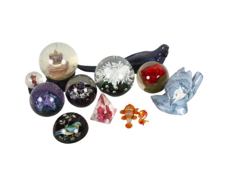 Various paperweights including Caithness, 2 bird figures etc 