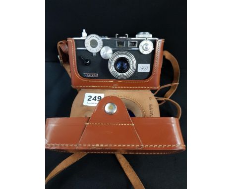VINTAGE CAMERA 