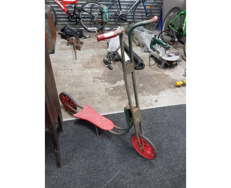 VINTAGE SCOOTER 