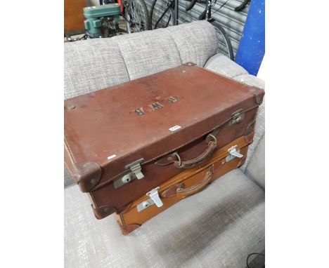 2 VINTAGE SUITCASES 