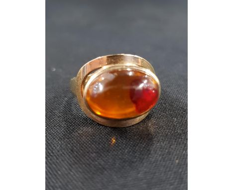 9 CARAT GOLD AMBER RING 