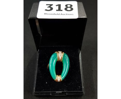 18 CARAT GOOD QUALITY JADE AND DIAMOND RING 