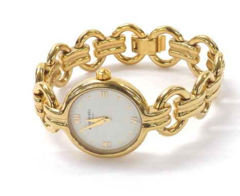 Raymond Weil Geneve gold plated lady's bracelet watch, ref. 9828, no. A663959, white dial, quartz, 22mm - Condition Report: -