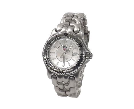 Tag Heuer SEL Professional 200m stainless steel lady's bracelet watch, ref. WG1318, no. AL5501, silvered dial, rotating bezel