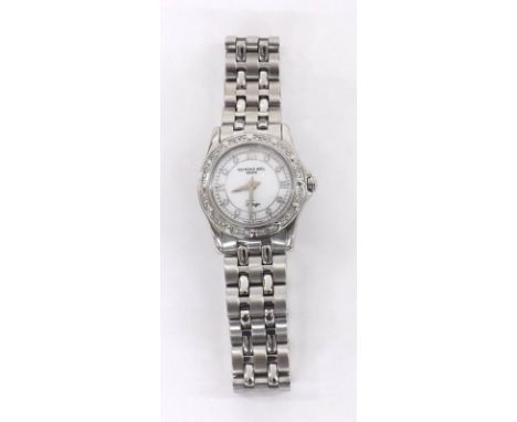 Raymond Weil Geneve Tango stainless steel lady's bracelet watch, ref. 5790, no. V578613, mother of pearl dial with quarter Ro