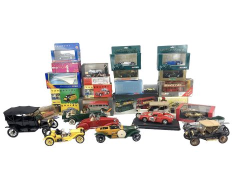 Diecast model vehicles including Franklin Mint 1914 Rolls Royce, Franklin Mint 1915 Stutz Bearcat, The Danbury Mint 1934 Pack