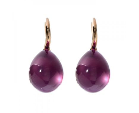 Pair of earrings in 9kt rose gold and jungle red synthetic ruby. Hook clasp.The synthetic rubies are given a special treatmen