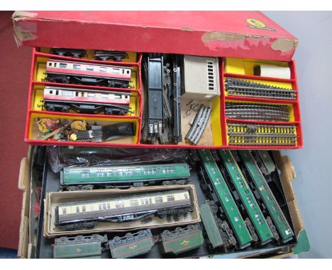 A Quantity of "OO" Scale Model Railway, including eight wheel Southern Coaches, four wheel wagons, unmade plastic kits and pa