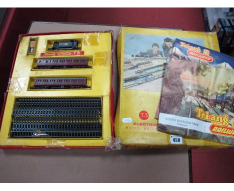 A Tri-ang 'TT' Scale Train Set No 'T5', comprising  0-6-0 locomotive, two coaches and track, all playworn in poor set box, pl