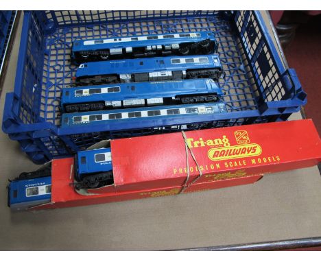 A Tri-ang "OO" Gauge Diesel Pullman Motor Three Car Set, together with a Kitmaster Rosebud "OO" gauge Midland Pullman part se
