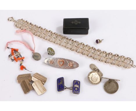 Jewellery, to include two pairs of cufflinks, a silver brooch, coral, snuff box, bracelet, (qty)