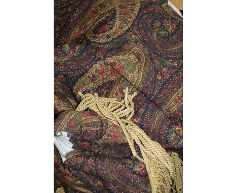 Collection of curtains, various sizes and styles (qty)