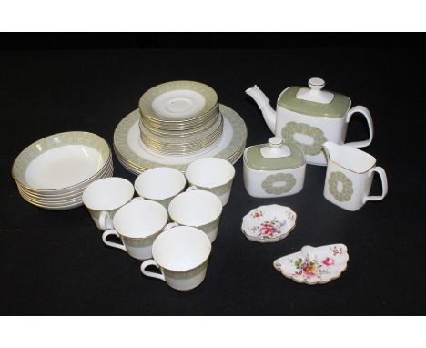 Royal Doulton Sonnet pattern part dinner and tea service (qty)