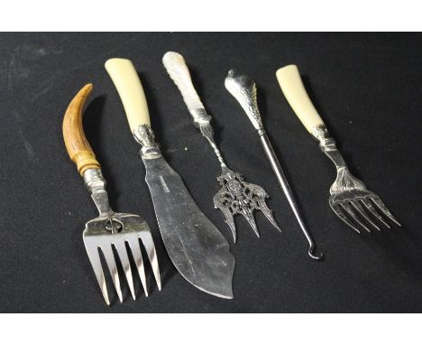 Silver handled button hook, two fish serving forks with silver collars, bone handled fish serving knife and fork (5)