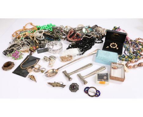 Quantity of costume jewellery mostly necklaces to include many various shaped bead necklaces, black glass, pearl and metal ne