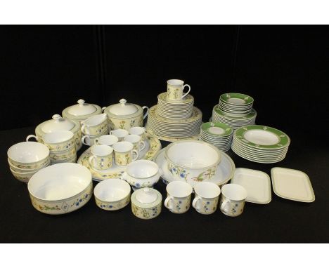 Villeroy &amp; Boch Eden patter extensive dinner and tea service (qty)