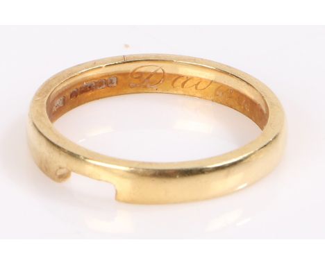 18 Carat gold wedding band, 5.1 grams