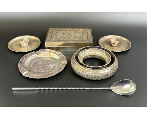 A pair of Chinese silver coloured metal pin dishes, with attached silver coloured metal weights, 159 g, two silver coloured m