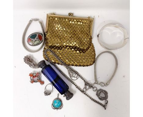 A blue glass double ended scent bottle, with silver mounts, and assorted costume jewellery