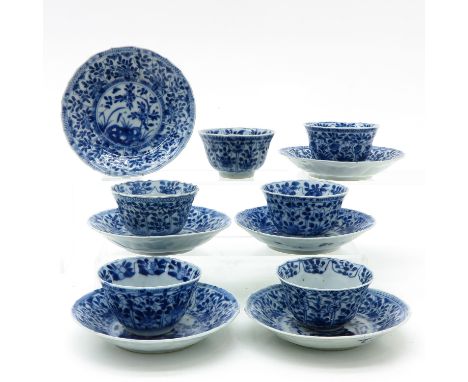 Floral decor, saucers are 14 cm. in diameter, chip.