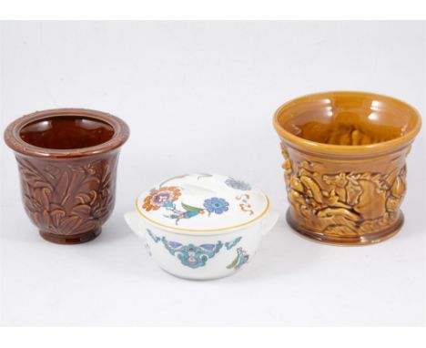 A pair of Royal Worcester Evesham pattern dishes, Royal Worcester Palmyra tureen, Portmeirion dishes and other ceramics [2 bo