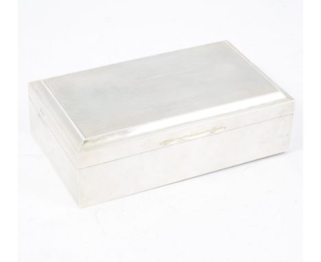 A silver cigarette box/jewel box, engine turned top, cedar lined, by B Greaves, Birmingham 1967, 16.5cm x 10cm, no personal e