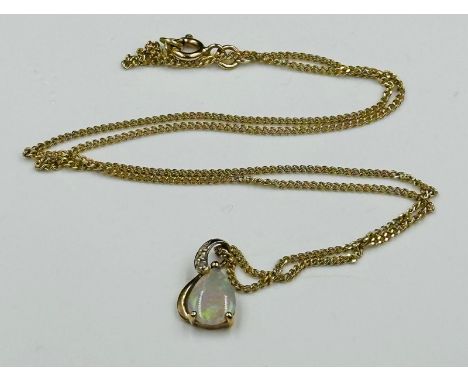 A 9ct gold necklace with opal pendant, approximate weight 3.3g