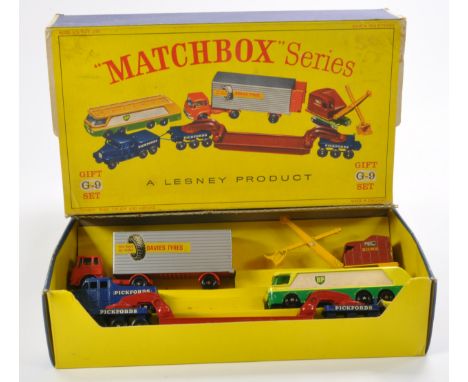 Matchbox Regular Wheels G9 Major Pack Gift Set comprising: 1) No. M1 Leyland BP Autotanker, some residual (glue) marks but ot