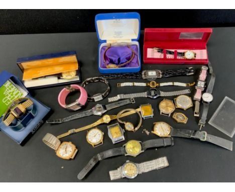 Watches - Timex Quartz 225/227 LED lady's wristwatch, boxed with instructions, others mechanical manual wind etc inc Smiths 5