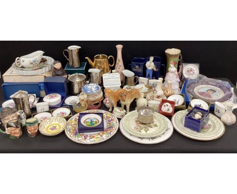 Royal Worcester gold and silver tea ware, Worcester trinket trays, Palissy; etc