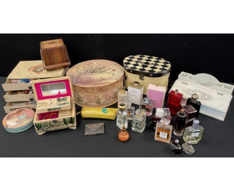 A Dewhurst's Sylko, three drawer cotton spool counter top chest, 14.5cm x 30.5cm x 22cm with assorted contents, Blue Bird Tof