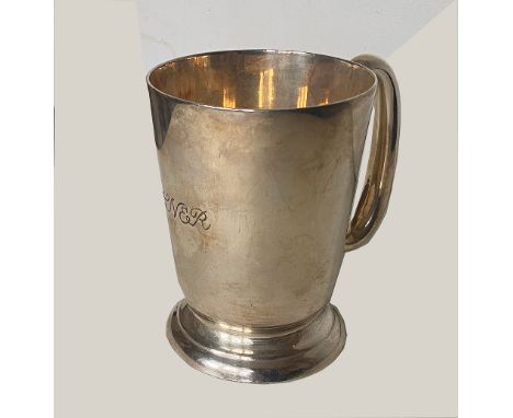 LNER silverware half pint Tankard by Walker &amp; Hall with script company lettering on side. Extremely good condition.