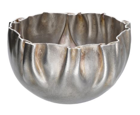 A silver tumbler cup by Gerry Summers, of shaped circular form, with slightly textured finish, the rim of foldover form, make