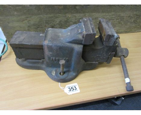 Bench vice