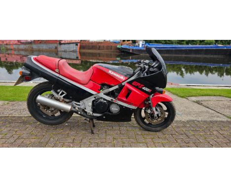 1986 Kawasaki GPZ 400. Registration number D905 UGO. Frame number not found. Engine number not found. There a part V5C with t