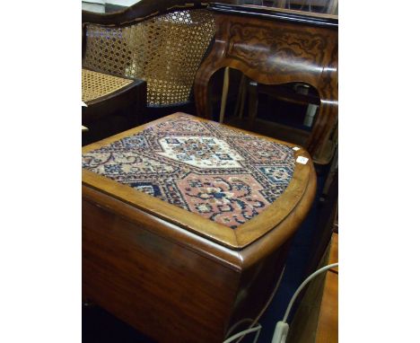 COMMODE STOOL