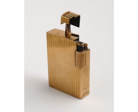 9ct yellow gold lighter, hallmarked 5 cms long, makers marks SJR