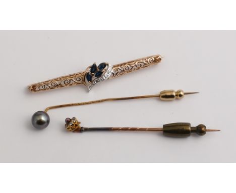 9 carat yellow gold sapphire and diamond bar brooch, with two grey cultured pearl stick pins