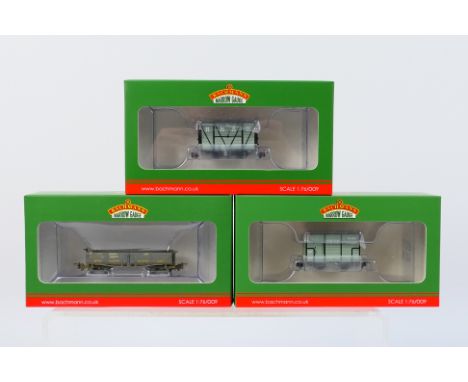 Bachmann Narrow Gauge - Three 1:76/009 Scale Rolling stock items to include 393-050 D Class Open Bogie Wagon WD Grey (Weather