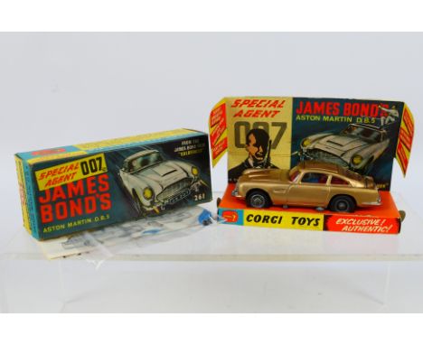 Corgi - A boxed original James Bond Aston Martin DB5 # 261. The car appears Near Mint with just a few small marks, all the fu