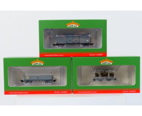Bachmann Narrow Gauge - Three 1:76/009 Scale Rolling stock items to include 393-050A D Class Open Bogie Wagon W^D Grey, 393-1