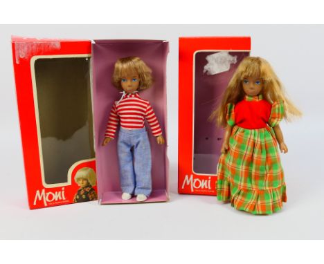 Uranium - Two boxed vintage 8" vinyl 'Moni' dolls. The 'Sasha' type, Hong Kong made dolls appear to be in Mint condition, hou